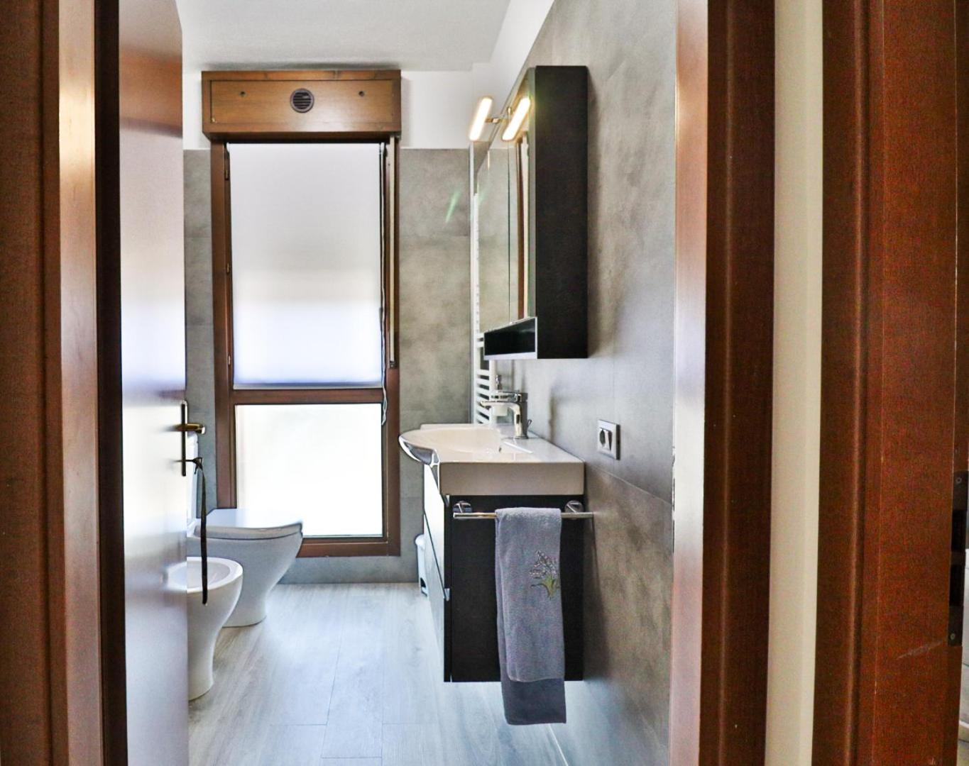 Biri'S House Apartment เรจโจเอมิเลีย ภายนอก รูปภาพ