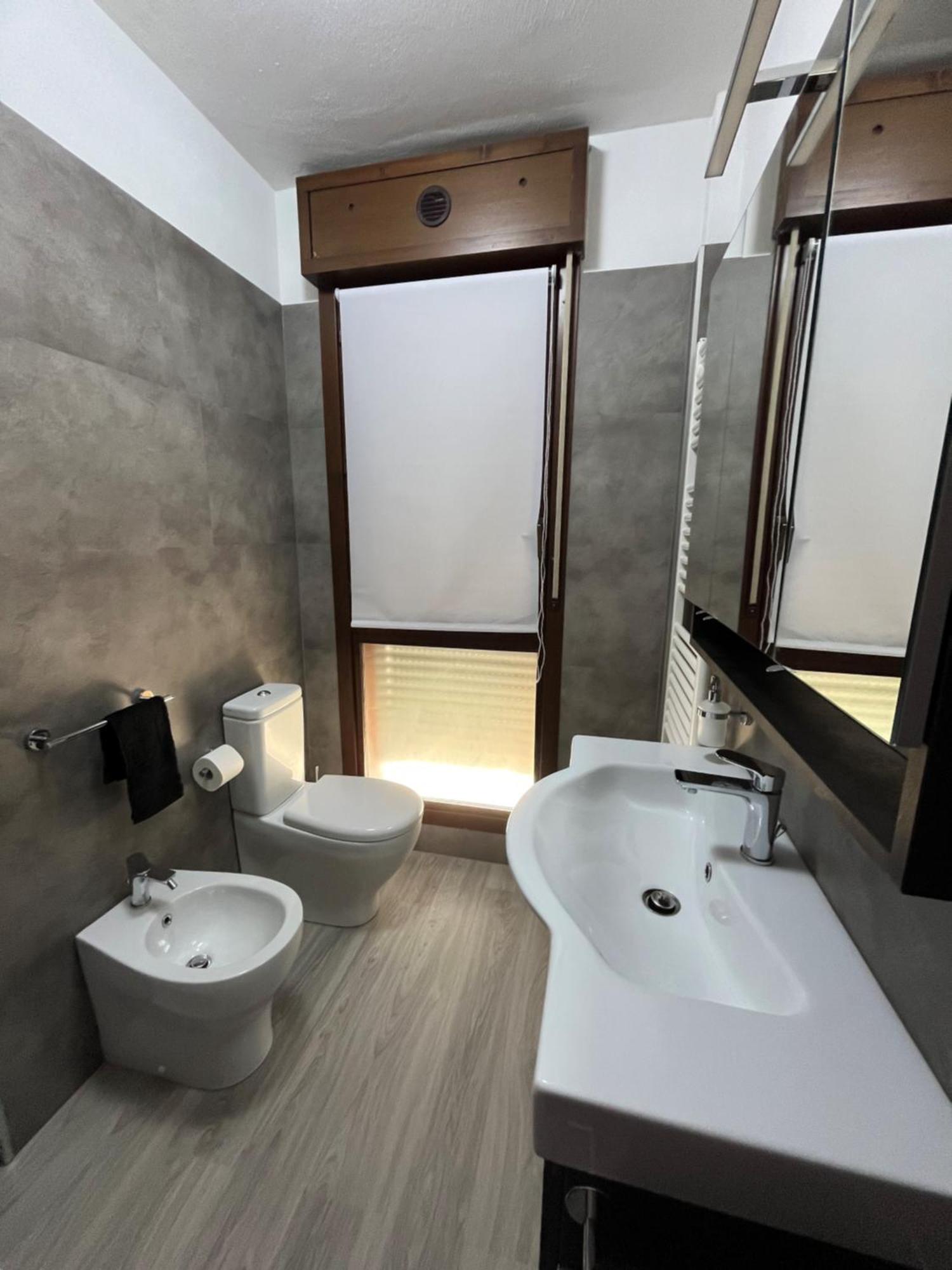 Biri'S House Apartment เรจโจเอมิเลีย ภายนอก รูปภาพ