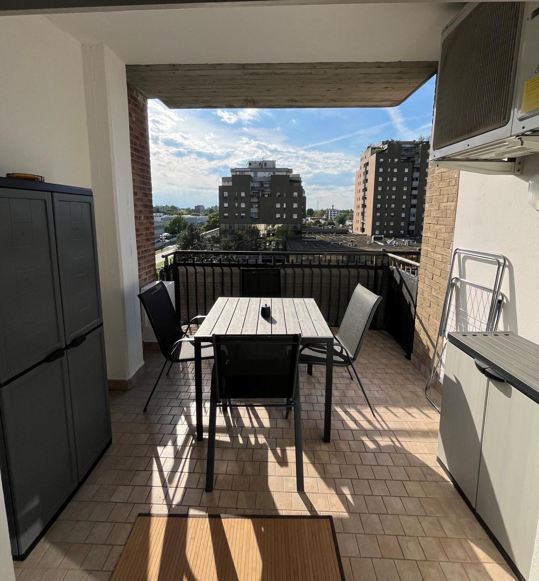 Biri'S House Apartment เรจโจเอมิเลีย ภายนอก รูปภาพ